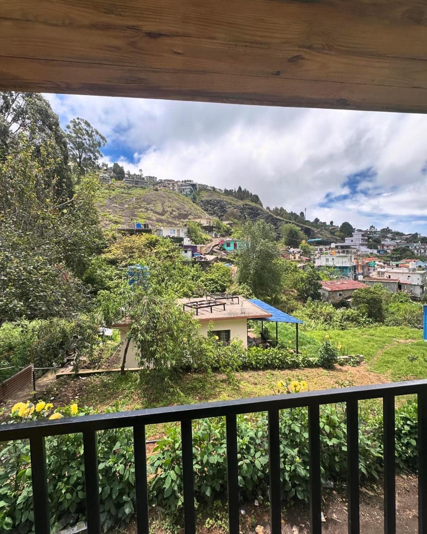 Magica Mount A Frame Wood House Villa Kodaikanal Exterior photo